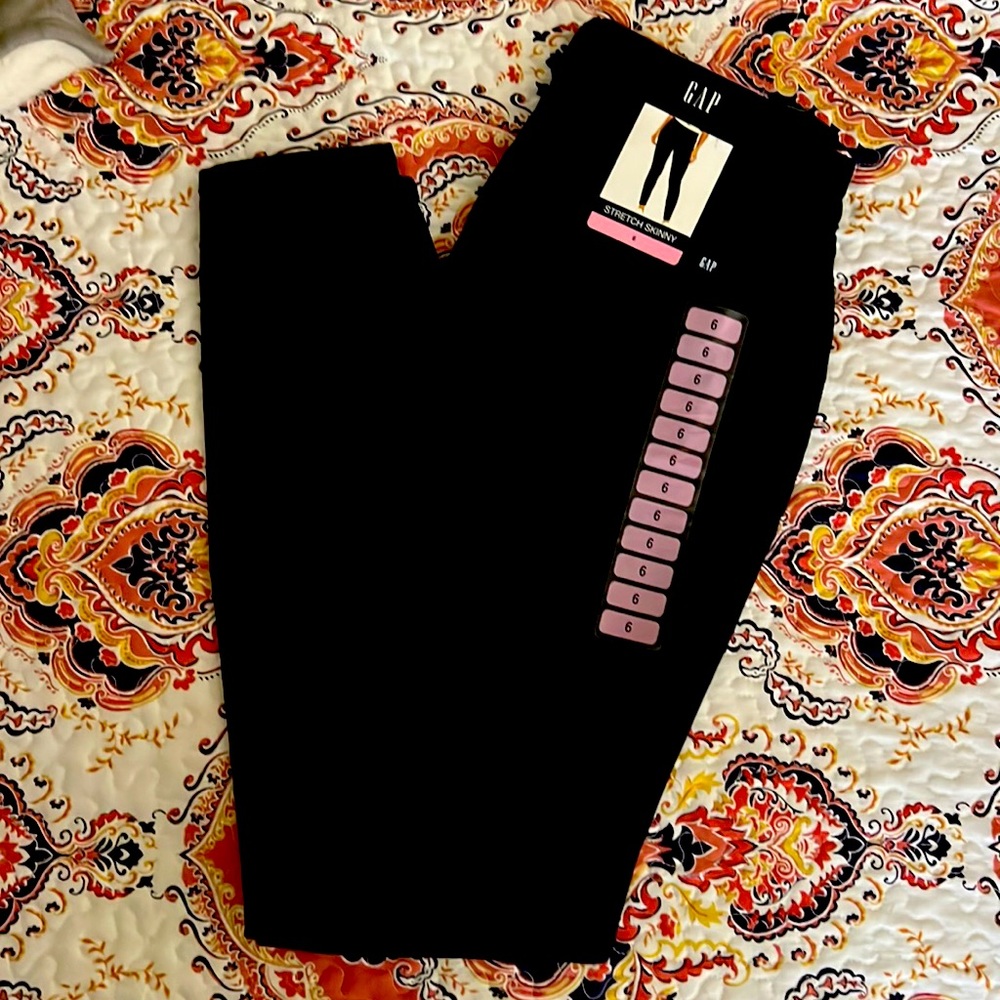 GAP Navy almost look Black though stretch skinny size 6